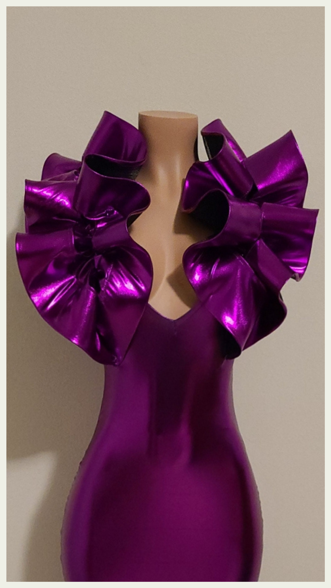 Royale-metallic-Spandex-Dress-with-ruffled-sleeves_2