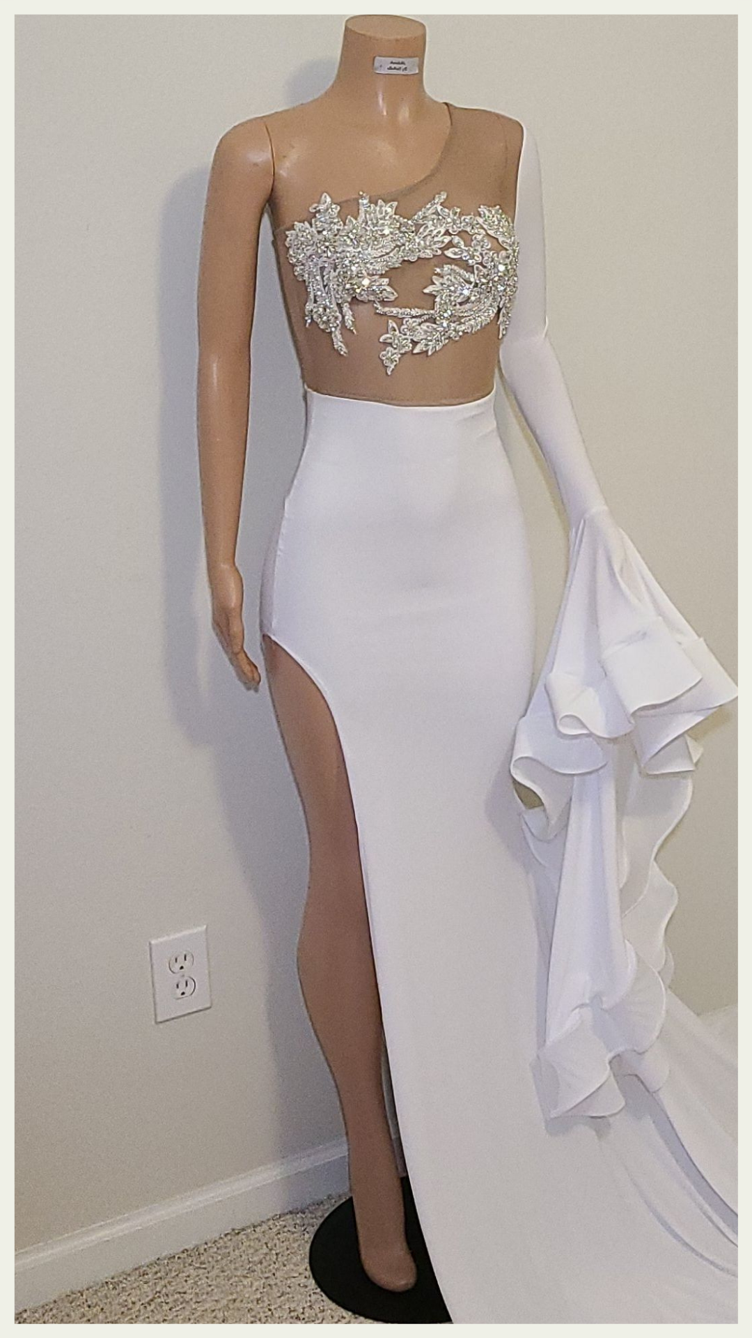 Angela-dress-rhinestone-appliqué-illusion-mesh-off-the-shoulder-bell-sleeves-hi-slit-skirt-with-train_3