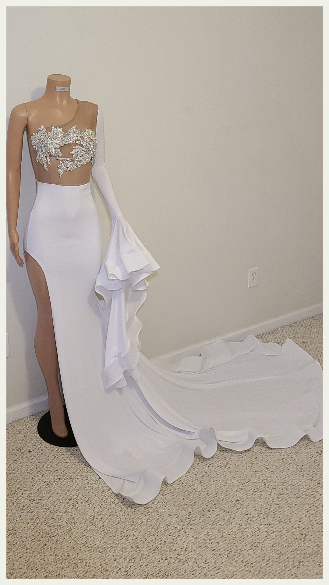 Angela-dress-rhinestone-appliqué-illusion-mesh-off-the-shoulder-bell-sleeves-hi-slit-skirt-with-train_4